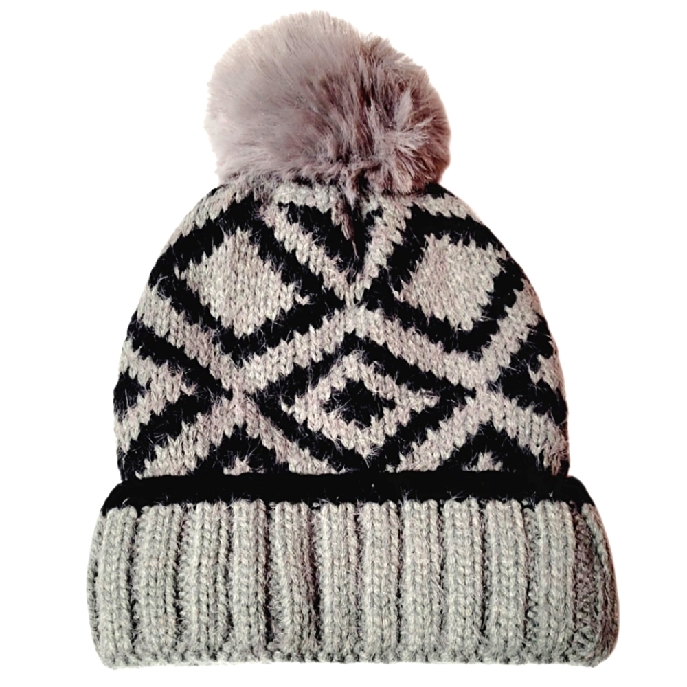 FLEECE LINED GEOMETRIC BEANIE